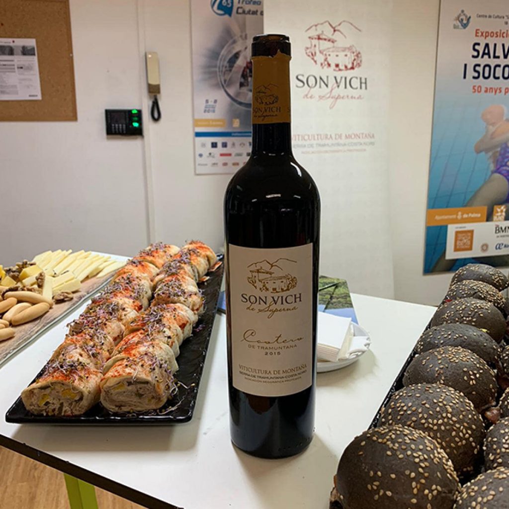 Bodega Son Vich participa en el partido entre Palma Futsal y Movistar Inter en Son Moix